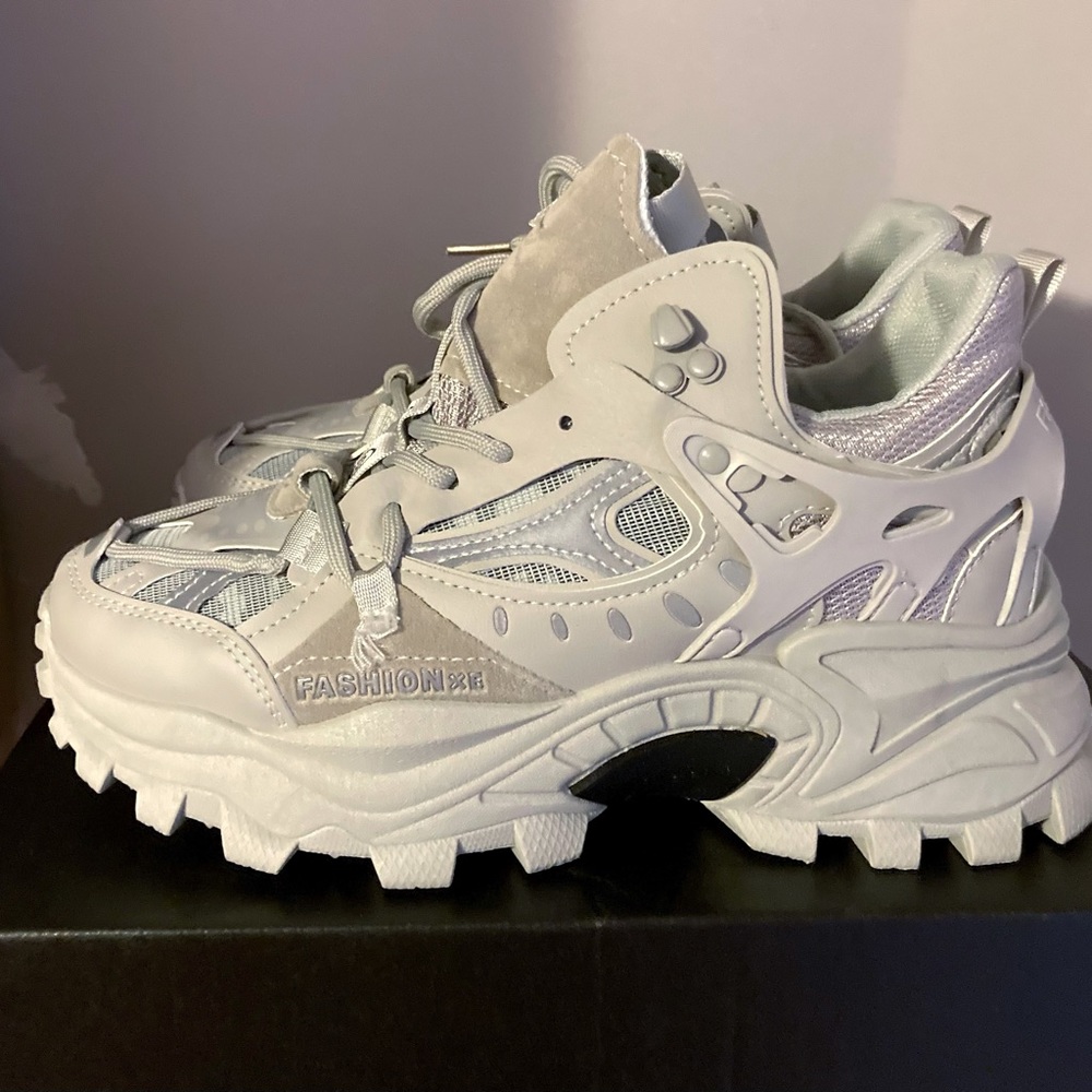 NEW in box, Basso hi-top sneakers. Women’s. Style: Bronto. Color: grey. Size: 39